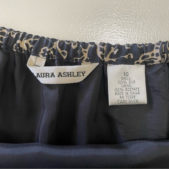 Vintage Laura Ashley 100% Silk Black mixed pattern floral paisley midi skirt 10 - Picture 3 of 9